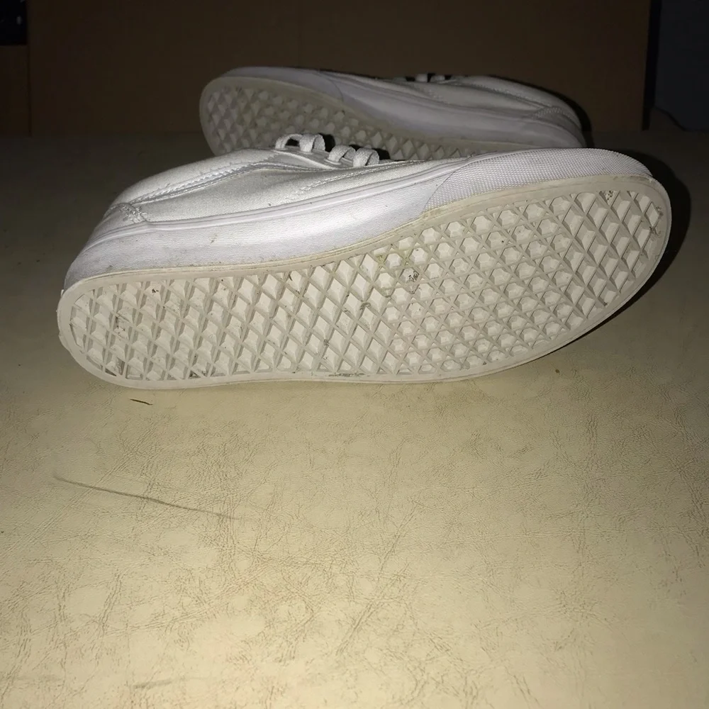 Vans - Picture 8 of 10